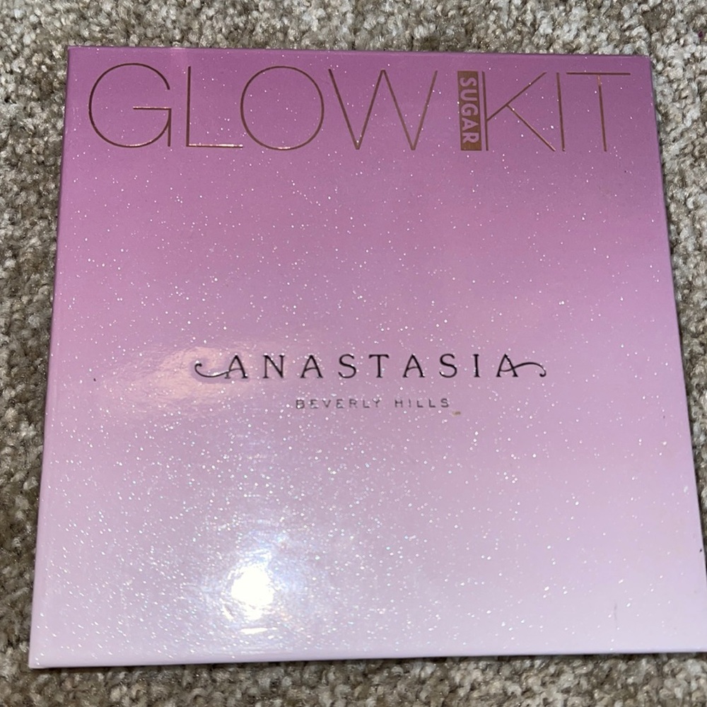 Anastasia Glow kit